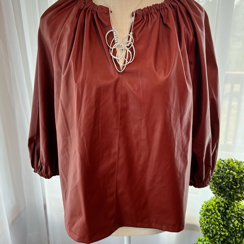 Who What Wear Fired Brick Faux Leather Top 3/4 Ballon Sleeves Sz M NWT - Picture 2 of 15